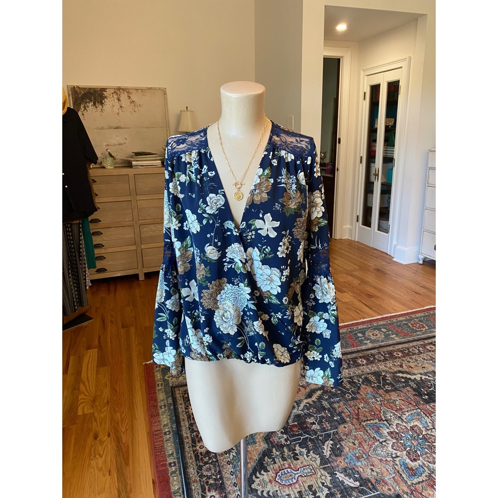 Altard‎ State Navy Floral Lace Bell Sleeve Wrap Blouse Small